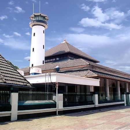Hotel Graha Teras Syariah Surabaya Esterno foto