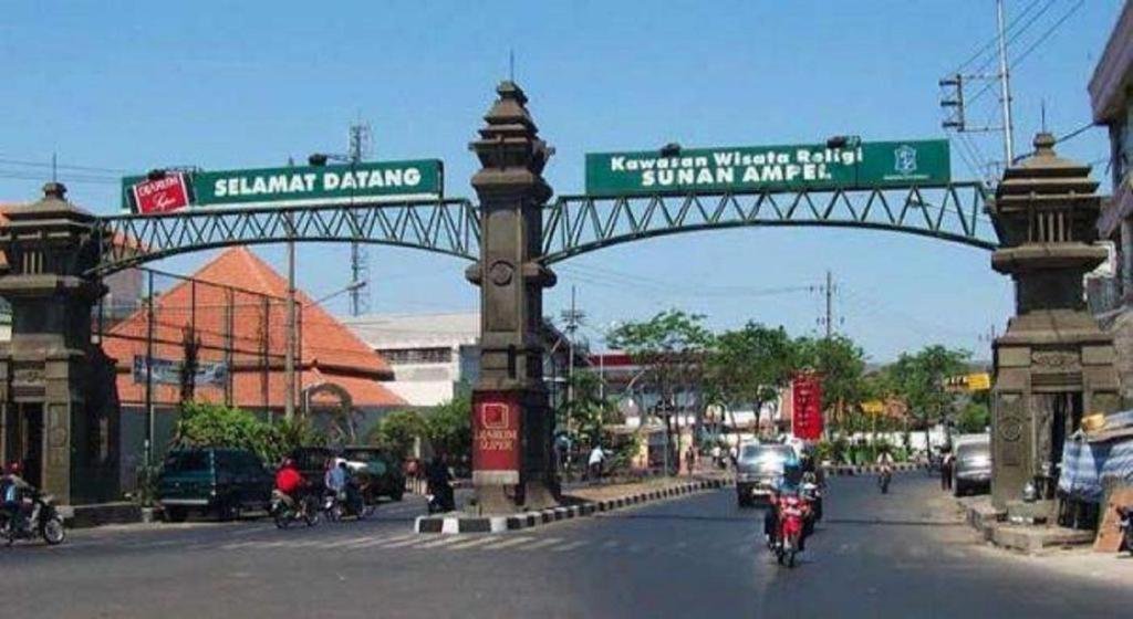 Hotel Graha Teras Syariah Surabaya Esterno foto