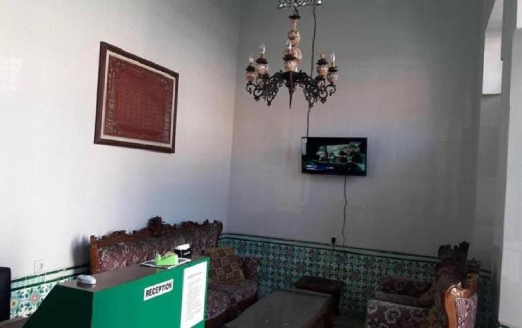 Hotel Graha Teras Syariah Surabaya Esterno foto